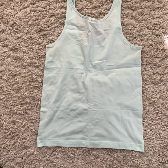 Lululemon sleek simplicity tank - Picture 2 of 3